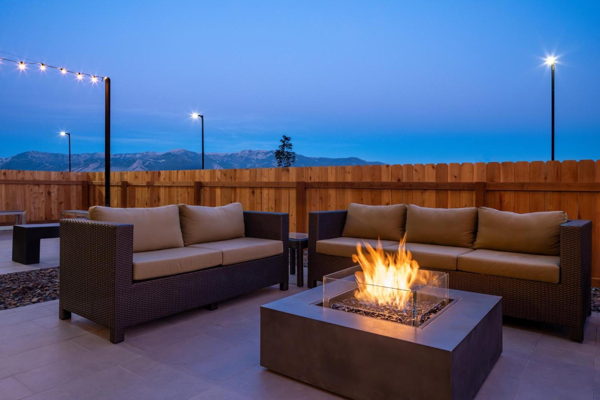 Even Hotel Bozeman Yellowstone Intl Arpt By Ihg Belgrade Εξωτερικό φωτογραφία